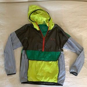 Cotopaxi Teca windbreaker